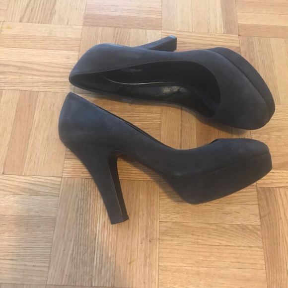 COPY - Dolce & Gabbana suede heels size 38 - Picture 3 of 5